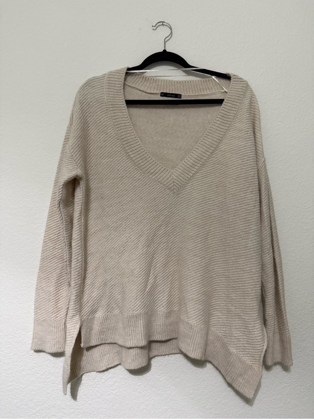 Zara Cream V-Neck Ribbed Knit Sweater